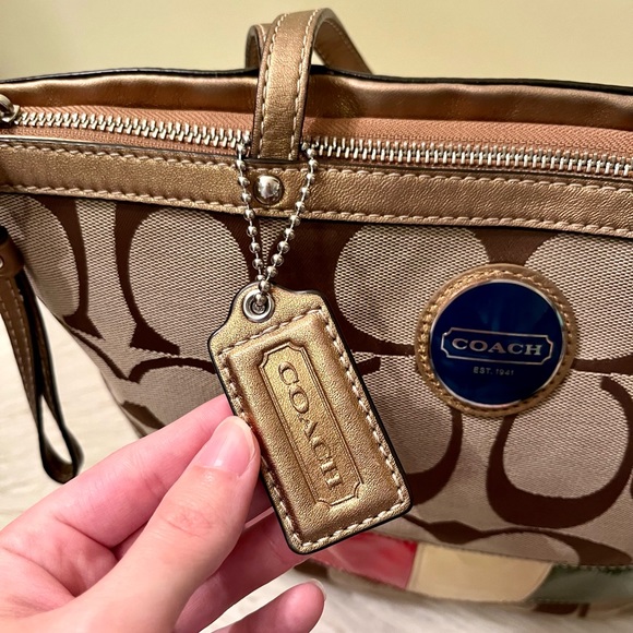 Coach Signature Print Rainbow Legacy Stripe Shoulder Bag - Picture 4 of 8